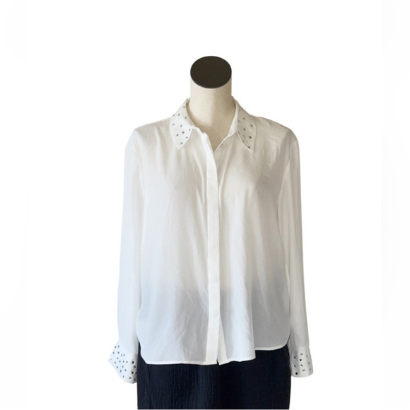 NWT Zara🎄Shirt with Studded Details SIZE S
🚨FIRM PRICE NO DISCOUNT - Picture 9 of 10